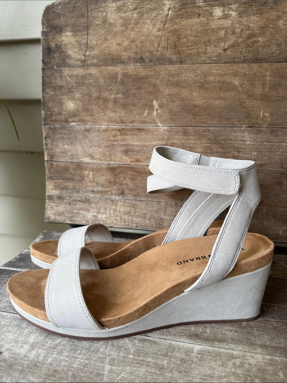 Women's Lucky Brand Bone Color Ankle-Strap Wedge Sandals - Sz 10